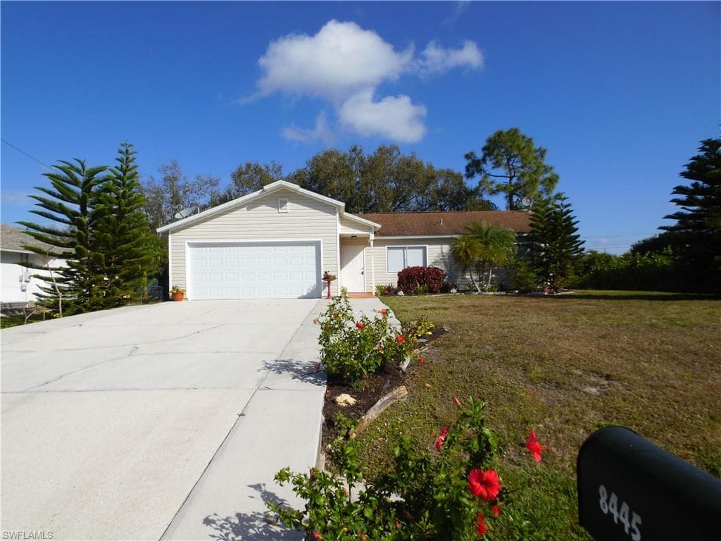 8445 Butternut RD FORT MYERS, FL 33967
