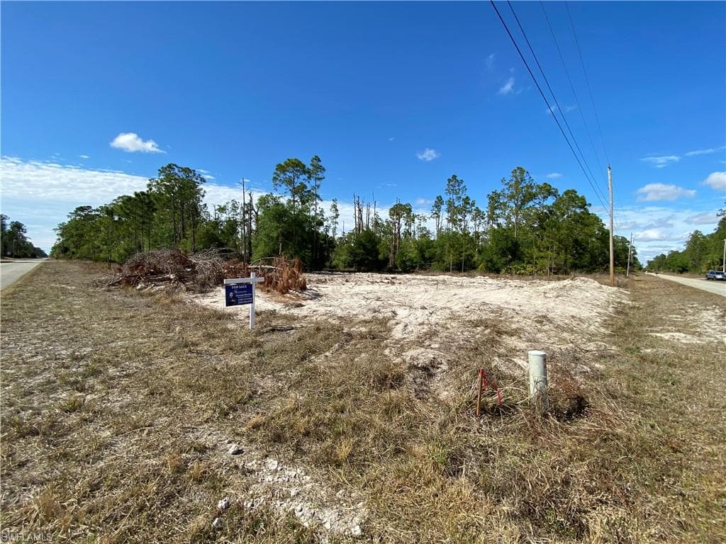 4007 11th ST LEHIGH ACRES, FL 33972