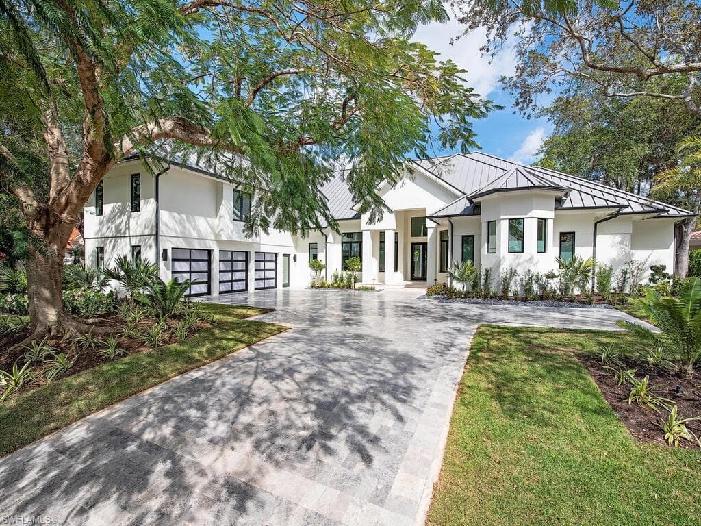 681 Katemore LN NAPLES, FL 34108