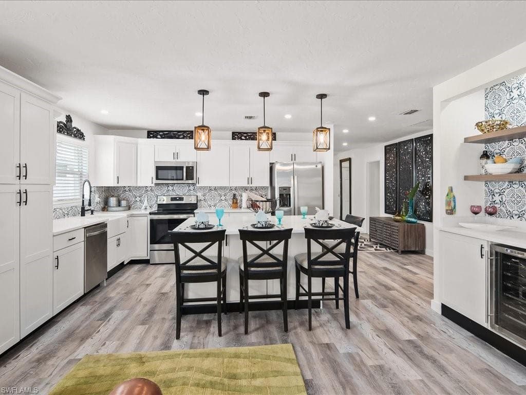 660 106th AVE N NAPLES, FL 34108