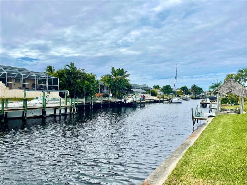 1806 SE 11th TER CAPE CORAL, FL 33990