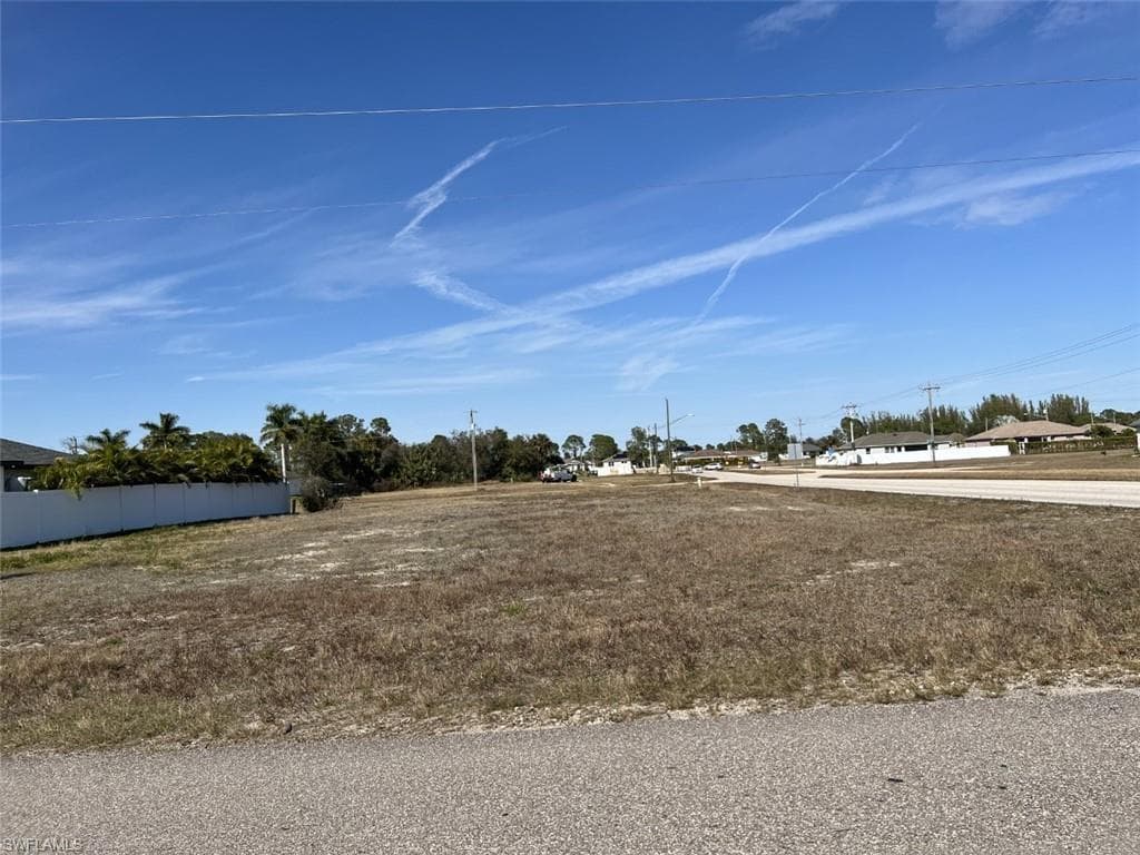 1611 NE 33rd LN CAPE CORAL, FL 33909
