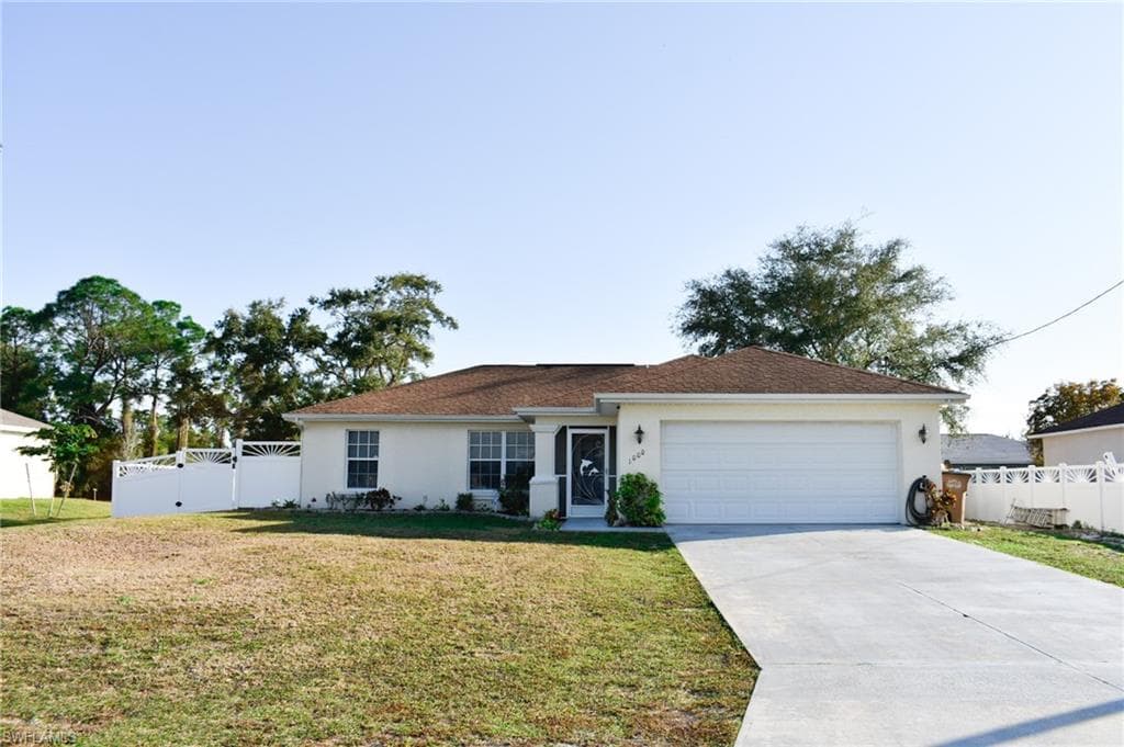 1000 NE 36th TER CAPE CORAL, FL 33909