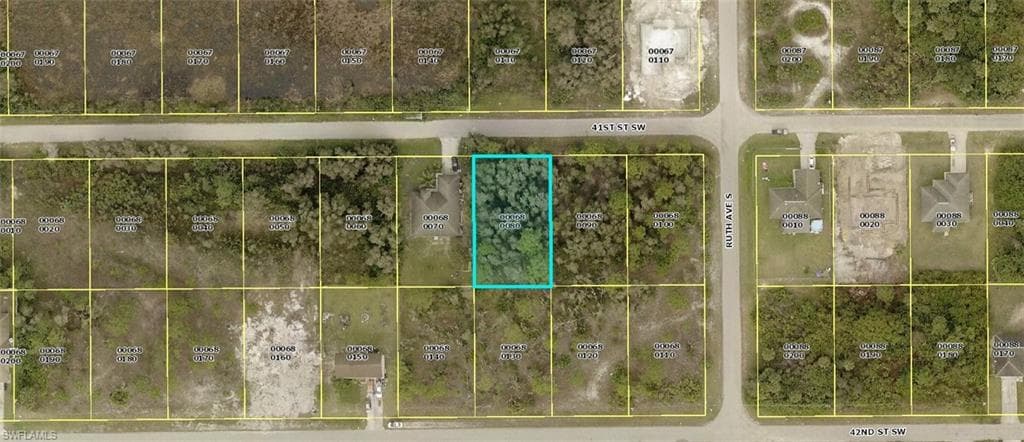 3305 41st ST SW LEHIGH ACRES, FL 33976