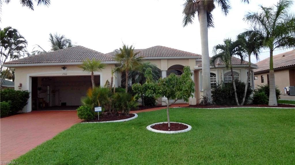 1743 SE 46th ST CAPE CORAL, FL 33904