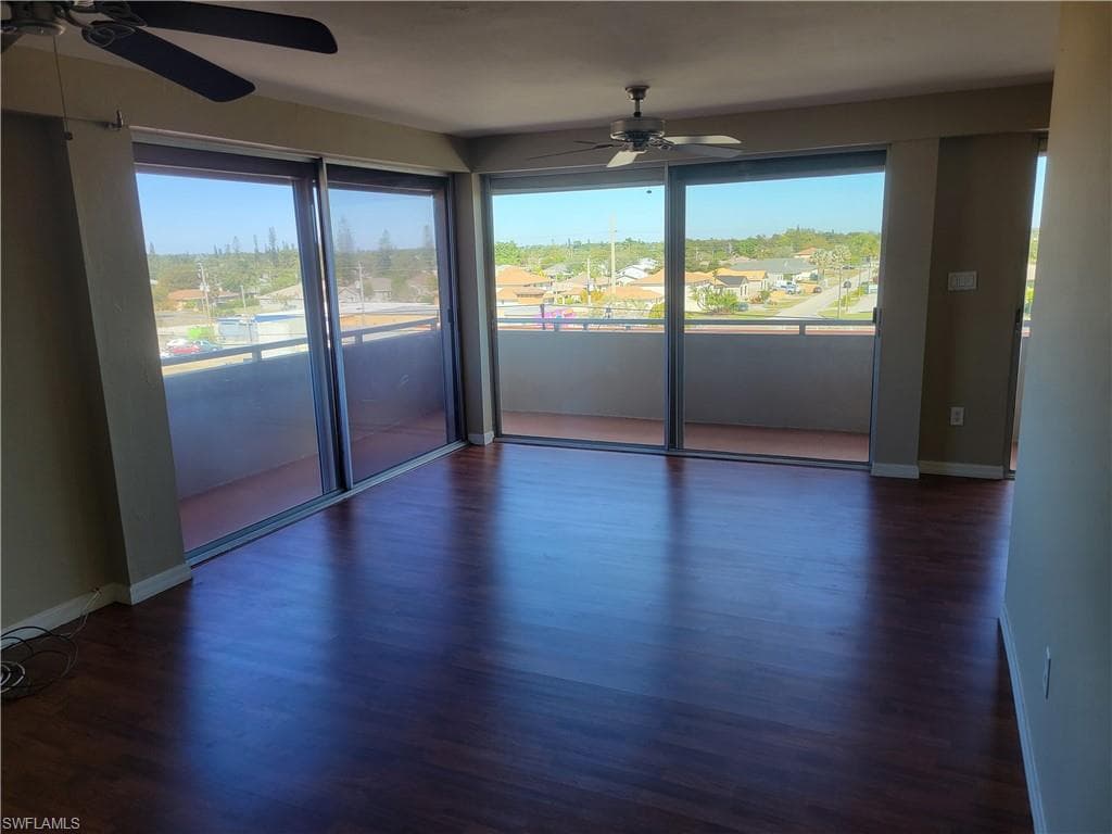 4803 Sunset CT 402 CAPE CORAL, FL 33904