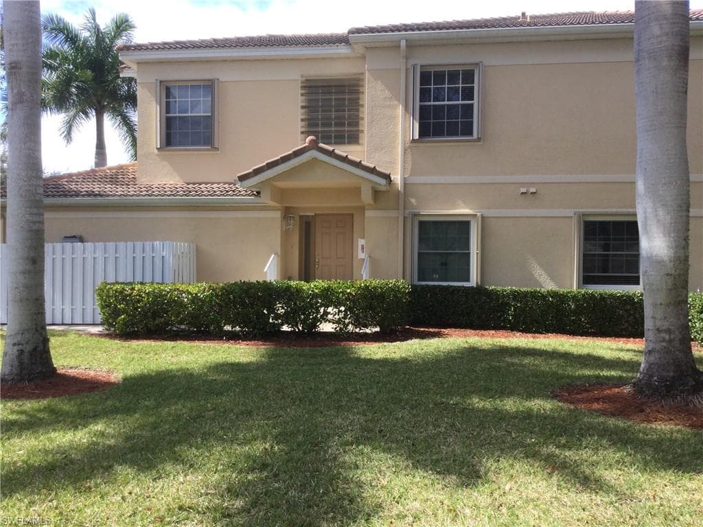 6091 Jonathans Bay CIR 602 FORT MYERS, FL 33908