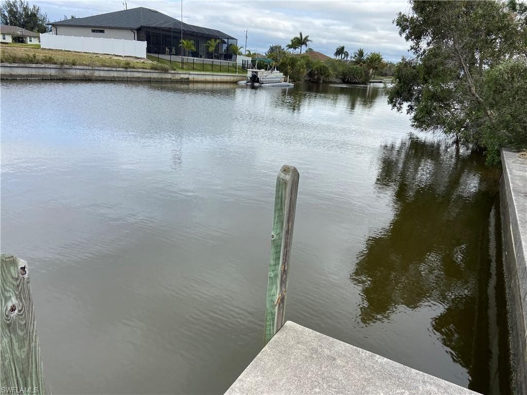 2371 39th AVE CAPE CORAL, FL 33993