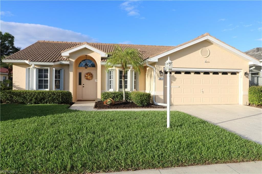 2811 Corinthia CIR NORTH FORT MYERS, FL 33917