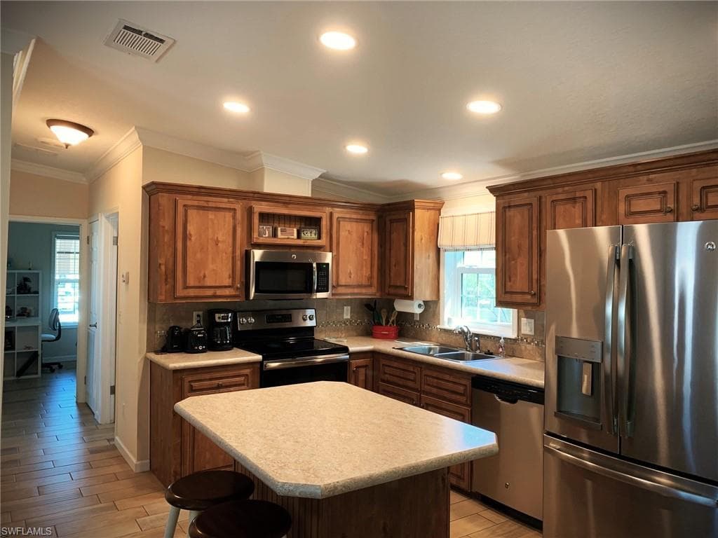 1642 Diamond Lake CIR NAPLES, FL 34114