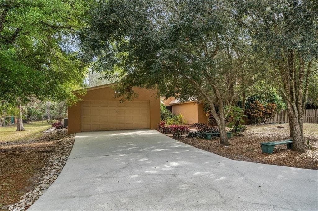 2010 19th ST SW NAPLES, FL 34117
