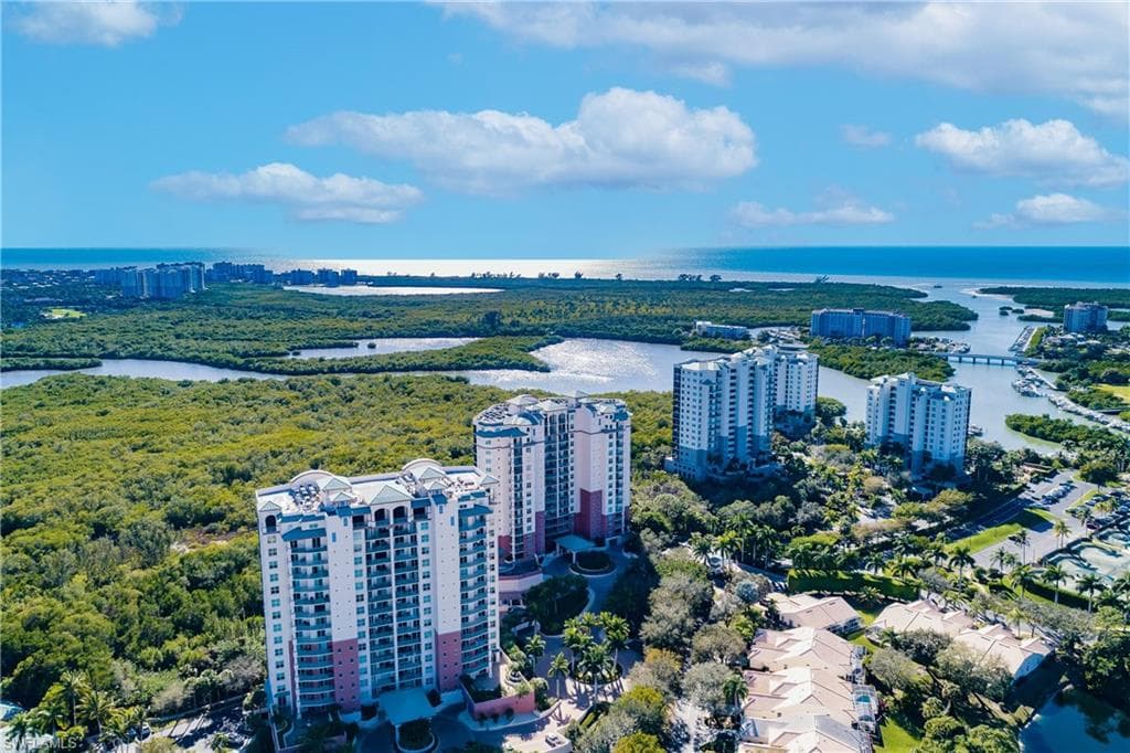455 Cove Tower DR W 1504 NAPLES, FL 34110