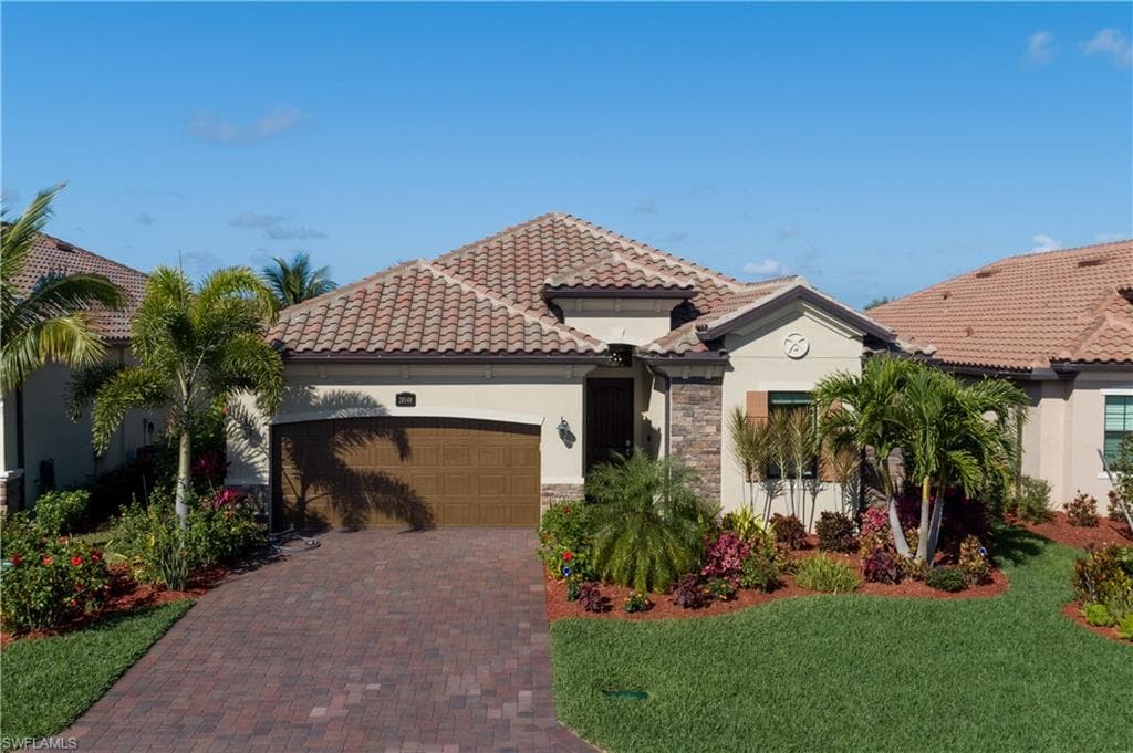 28148 Foxrock CT BONITA SPRINGS, FL 34135