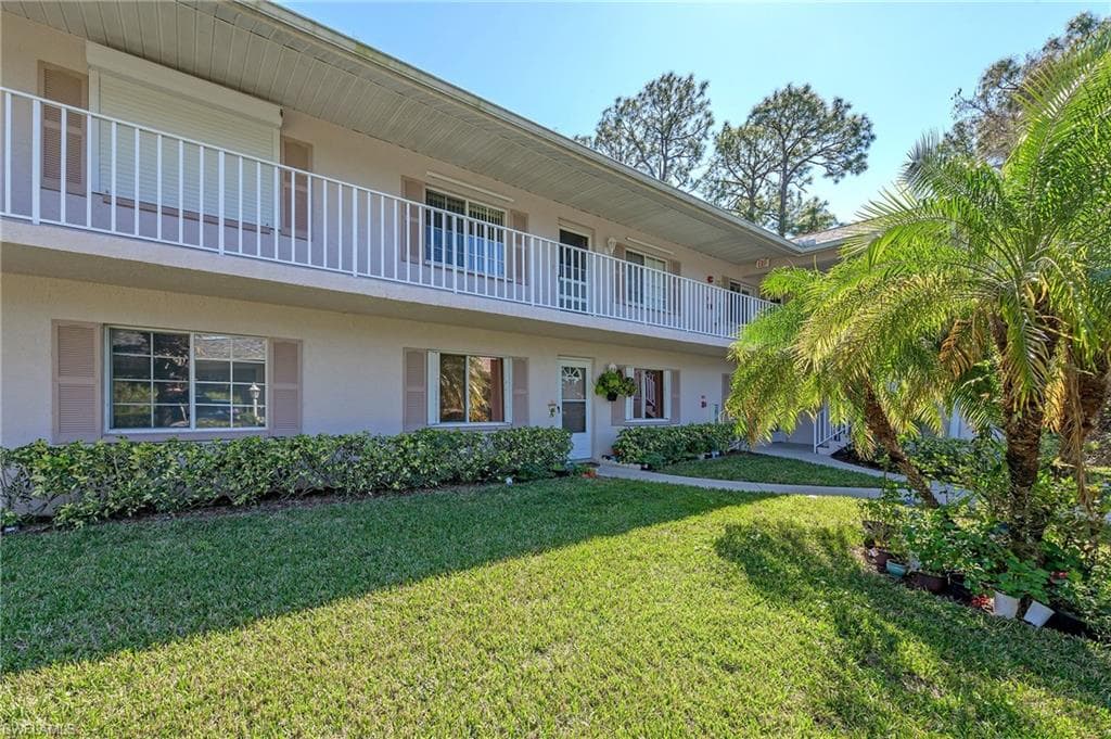 132 Belina DR 2-204 NAPLES, FL 34104