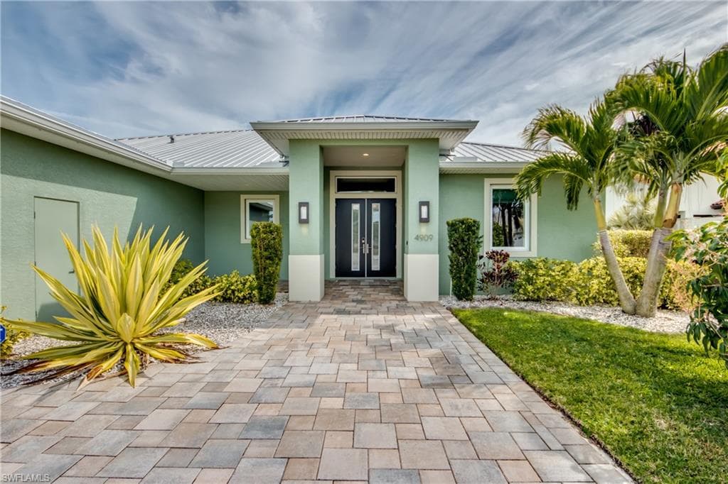 4909 SW 10th AVE CAPE CORAL, FL 33914