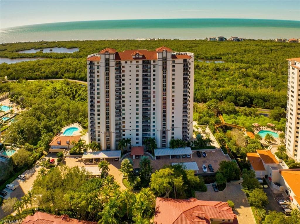 7225 Pelican Bay BLVD 405 NAPLES, FL 34108