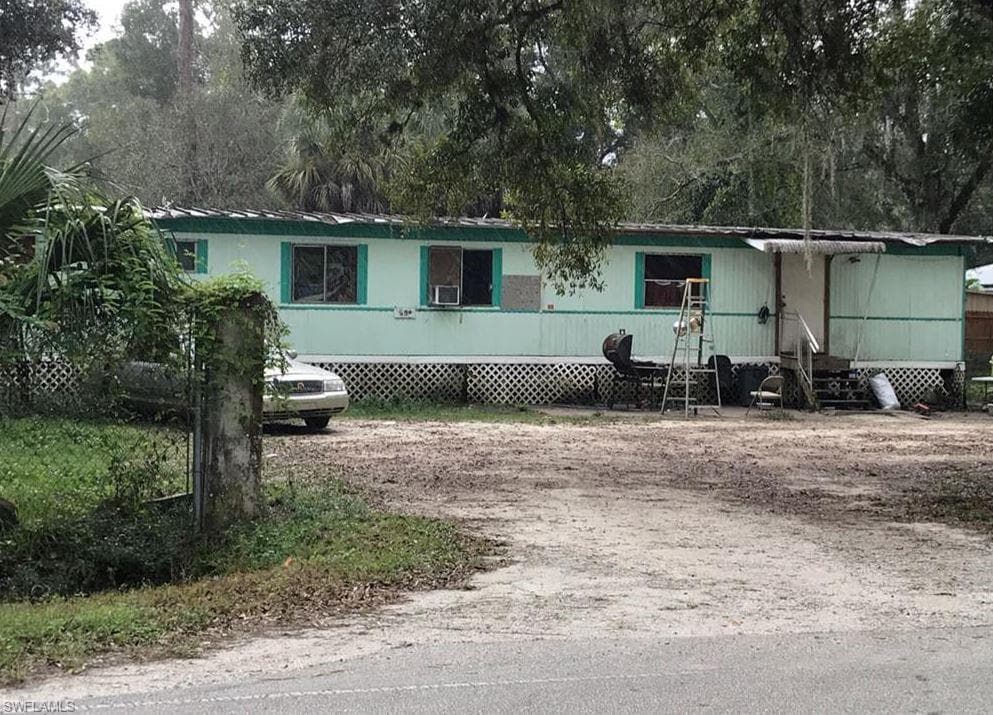 697 Nobles RD LABELLE, FL 33935