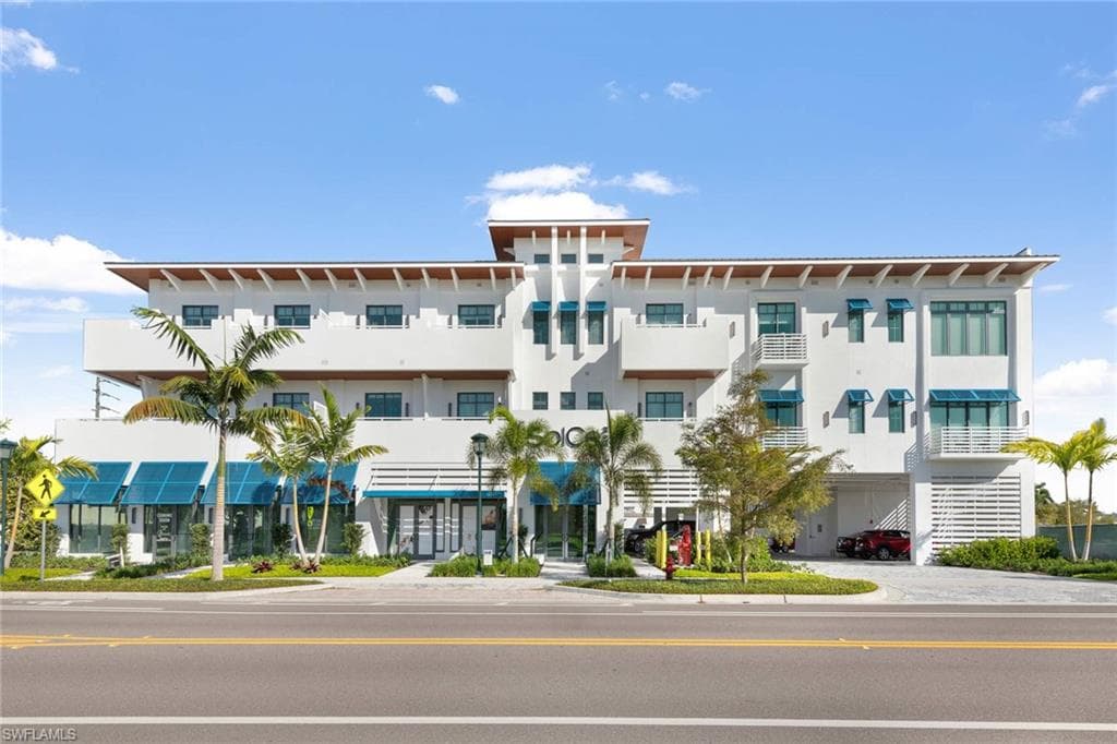 101 8th ST S 307 NAPLES, FL 34102