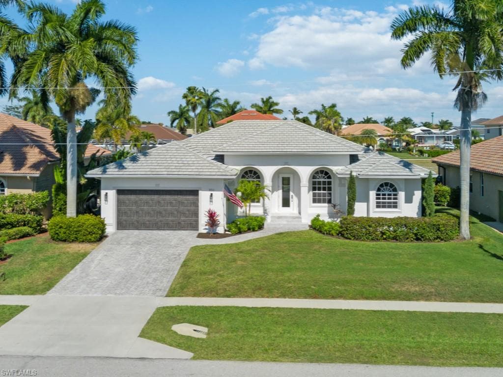 930 Olive CT MARCO ISLAND, FL 34145