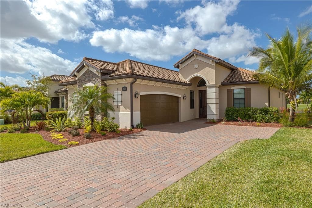 28610 Newtown CT BONITA SPRINGS, FL 34135