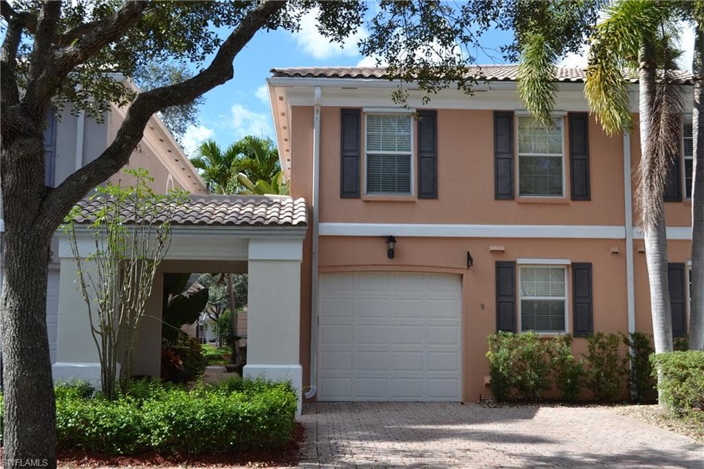5461 Cove CIR 101 NAPLES, FL 34119