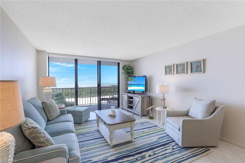 260 Seaview CT 902 MARCO ISLAND, FL 34145