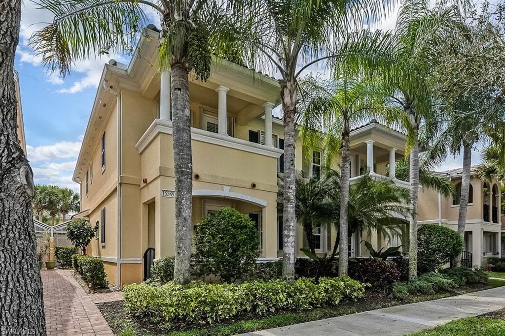 15589 Latitude DR BONITA SPRINGS, FL 34135
