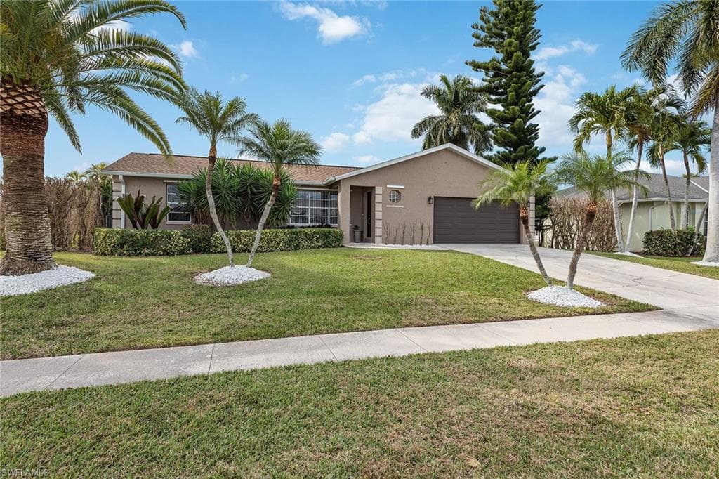 390 Sand Hill ST MARCO ISLAND, FL 34145
