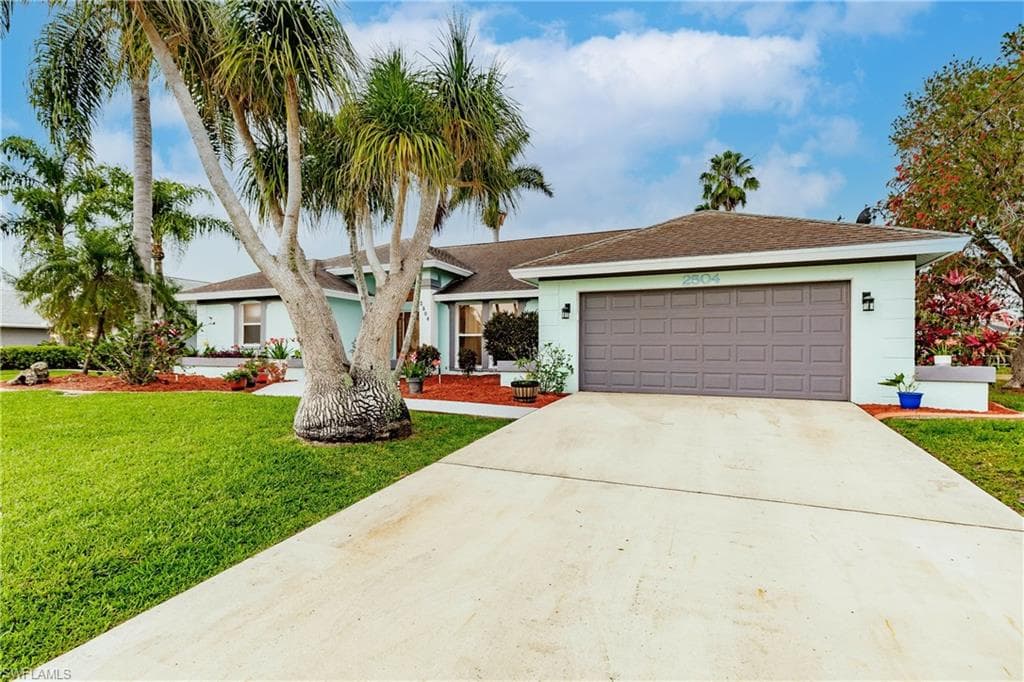 2504 SE 24th PL CAPE CORAL, FL 33904
