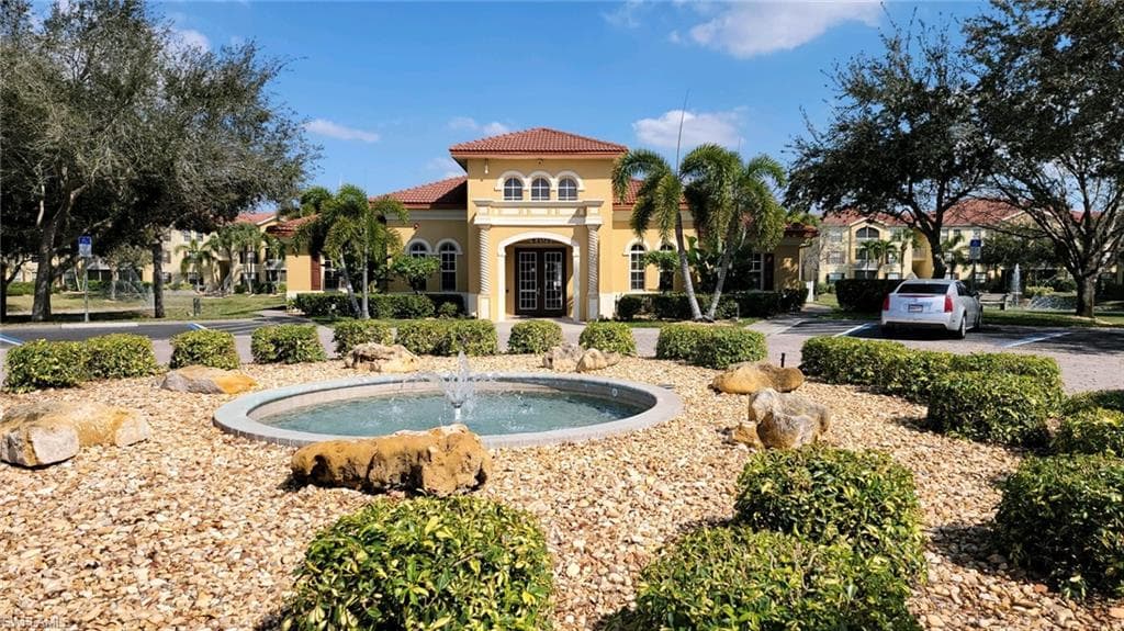 4105 Residence DR 716 FORT MYERS, FL 33901