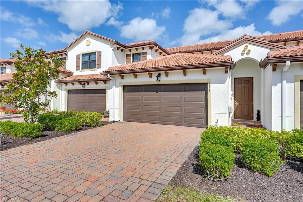 7883 Bristol CIR NAPLES, FL 34120