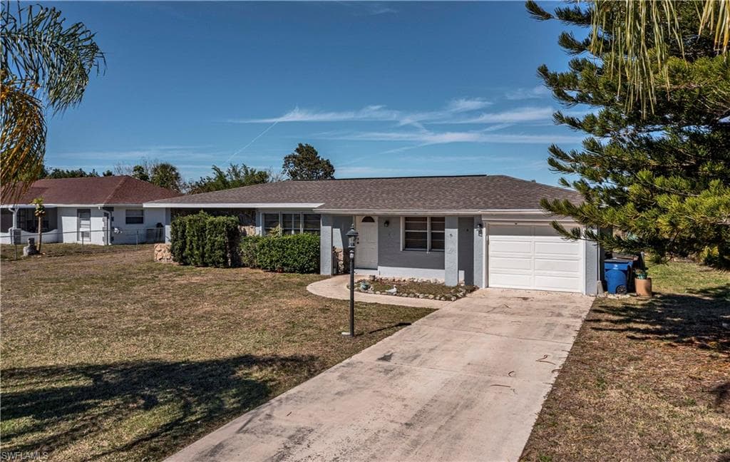1415 Alwynne DR LEHIGH ACRES, FL 33936