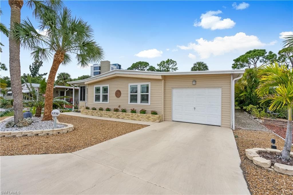 13710 Grackle DR FORT MYERS, FL 33908