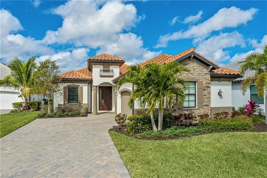 1823 Mustique ST NAPLES, FL 34120