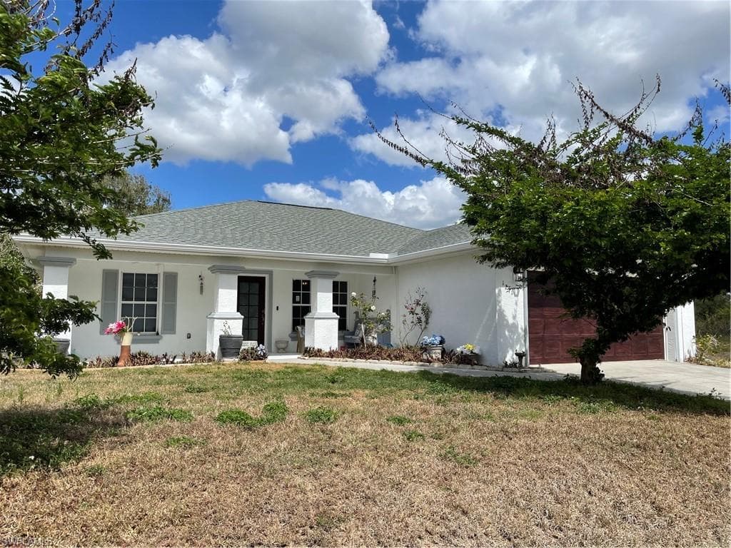 1211 Antonio ST E LEHIGH ACRES, FL 33974