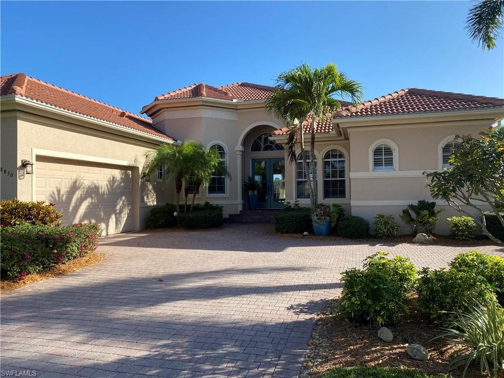 8830 New Castle DR FORT MYERS, FL 33908
