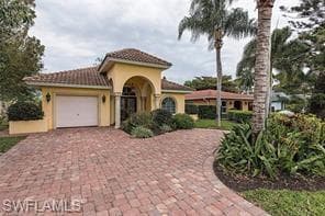 571 93rd AVE N NAPLES, FL 34108