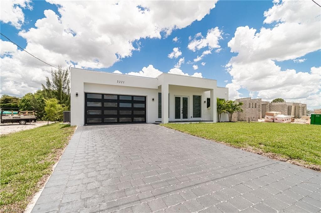 3221 41st AVE CAPE CORAL, FL 33993