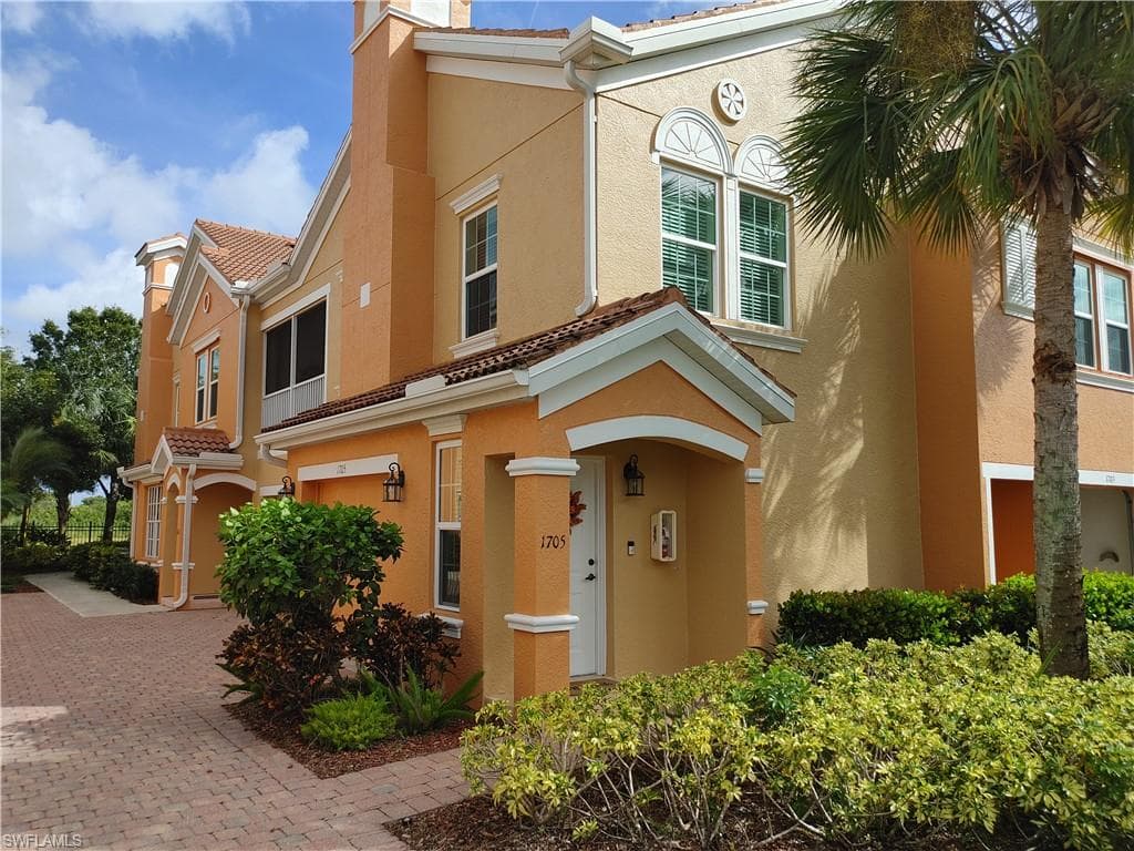 1824 Concordia Lake CIR 1705 CAPE CORAL, FL 33909