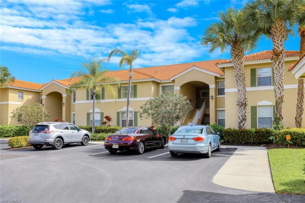 6528 Huntington Lakes CIR 8-203 NAPLES, FL 34119