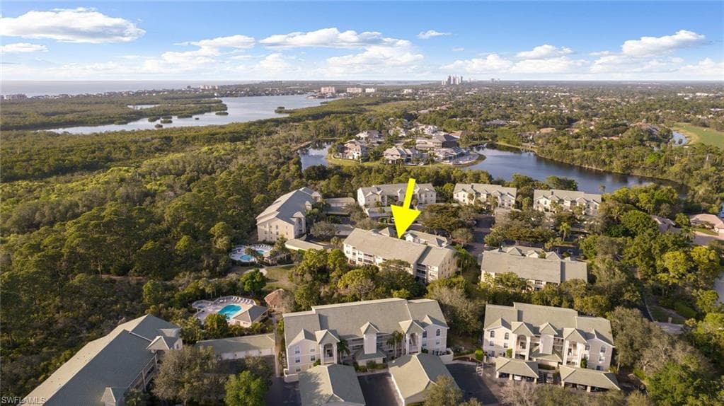 15475 Cedarwood LN 8-304 NAPLES, FL 34110