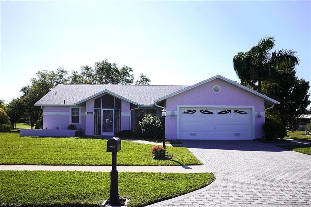 120 Estelle DR NAPLES, FL 34112