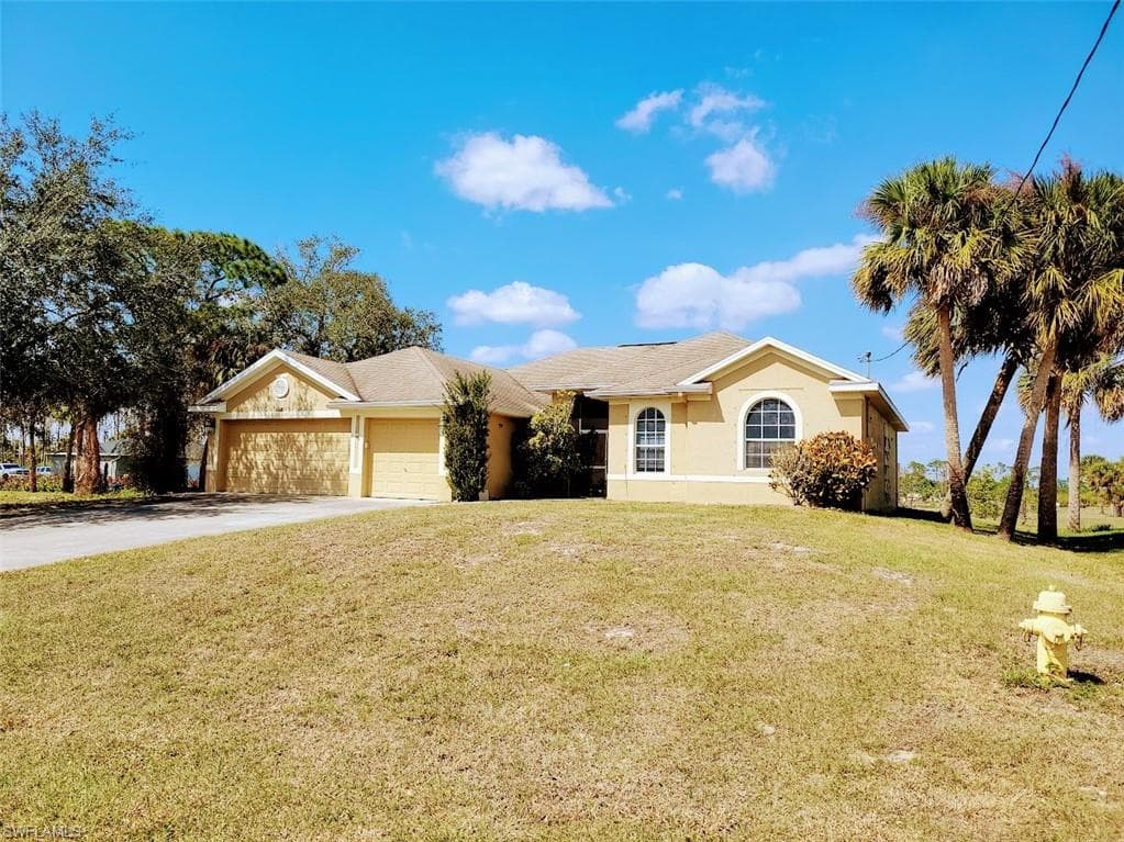 3004 Holt CT LABELLE, FL 33935