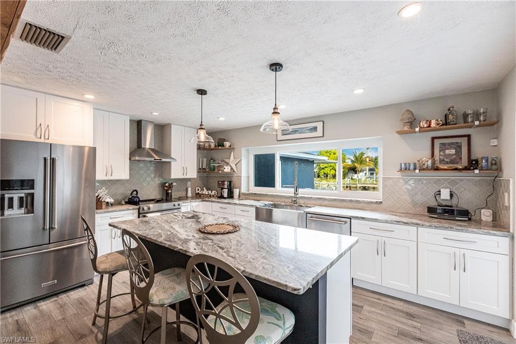 2234 Santiago AVE FORT MYERS, FL 33905