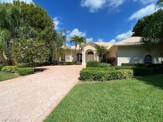 2060 Imperial CIR NAPLES, FL 34110