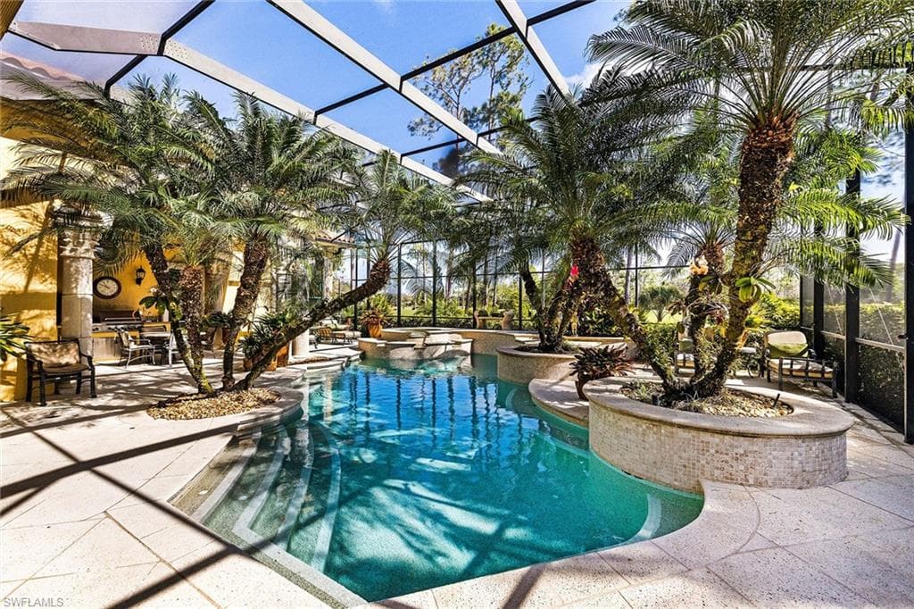 2742 Medallist LN NAPLES, FL 34109