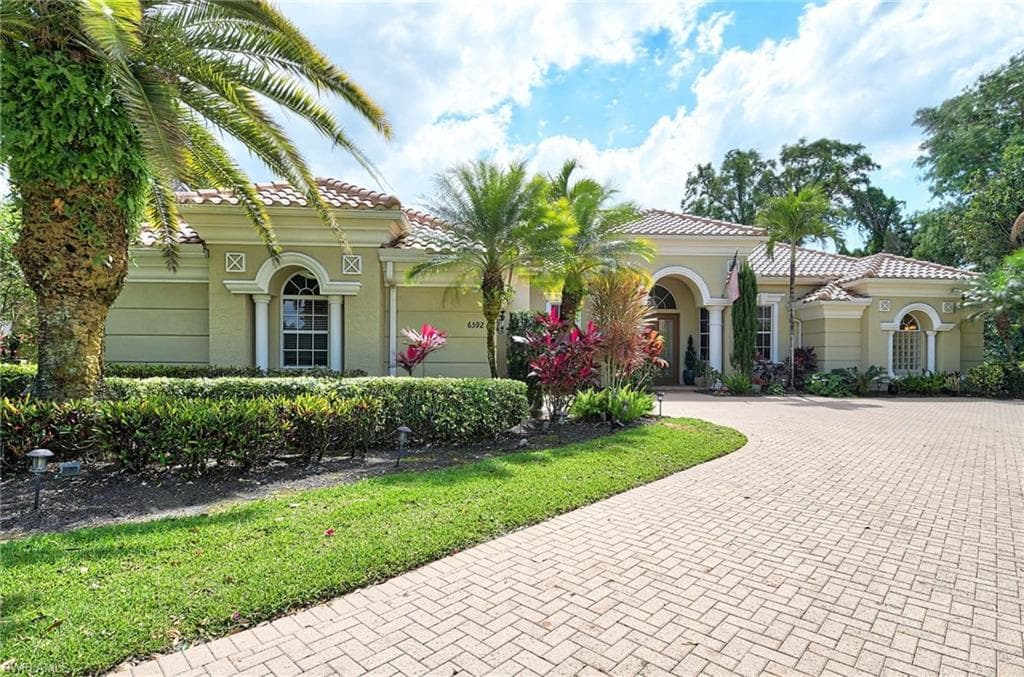 6592 Glen Arbor WAY NAPLES, FL 34119