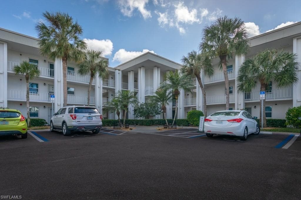 1724 Pine Valley DR 210 FORT MYERS, FL 33907