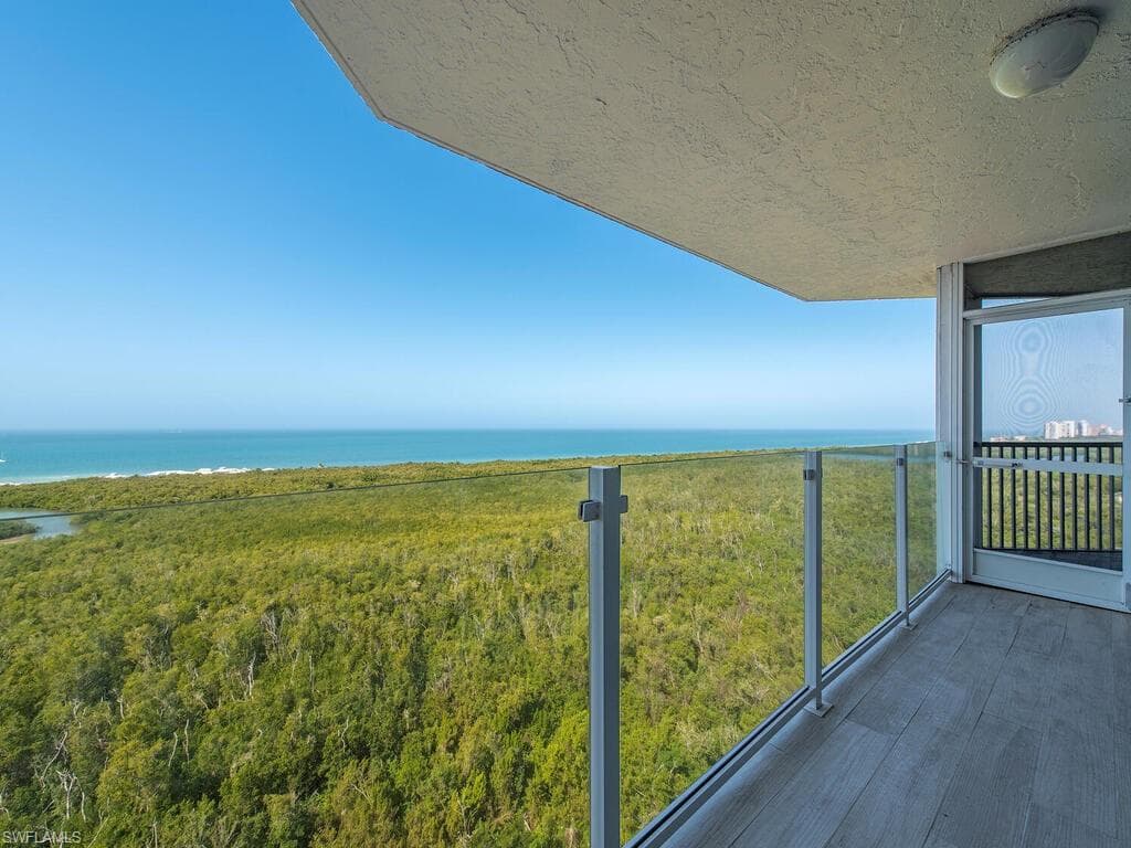 6101 Pelican Bay BLVD 1803 NAPLES, FL 34108