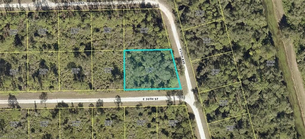 4235 E 30th ST ALVA, FL 33920